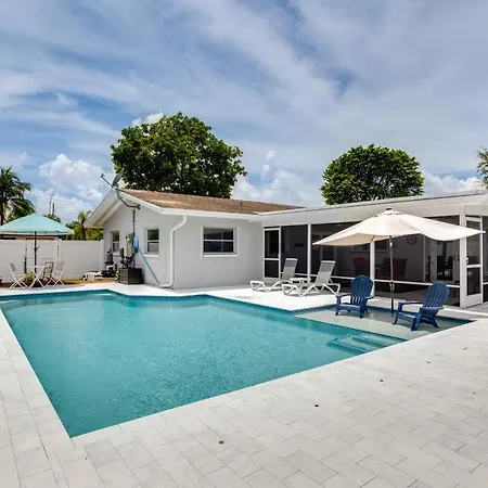 Tropical Florida Abode With Pool And Screened-In Patio